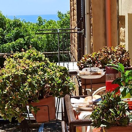 B&B Le 4 Stagioni Sul Viale, Belvedere Di Agrigento Luaran gambar