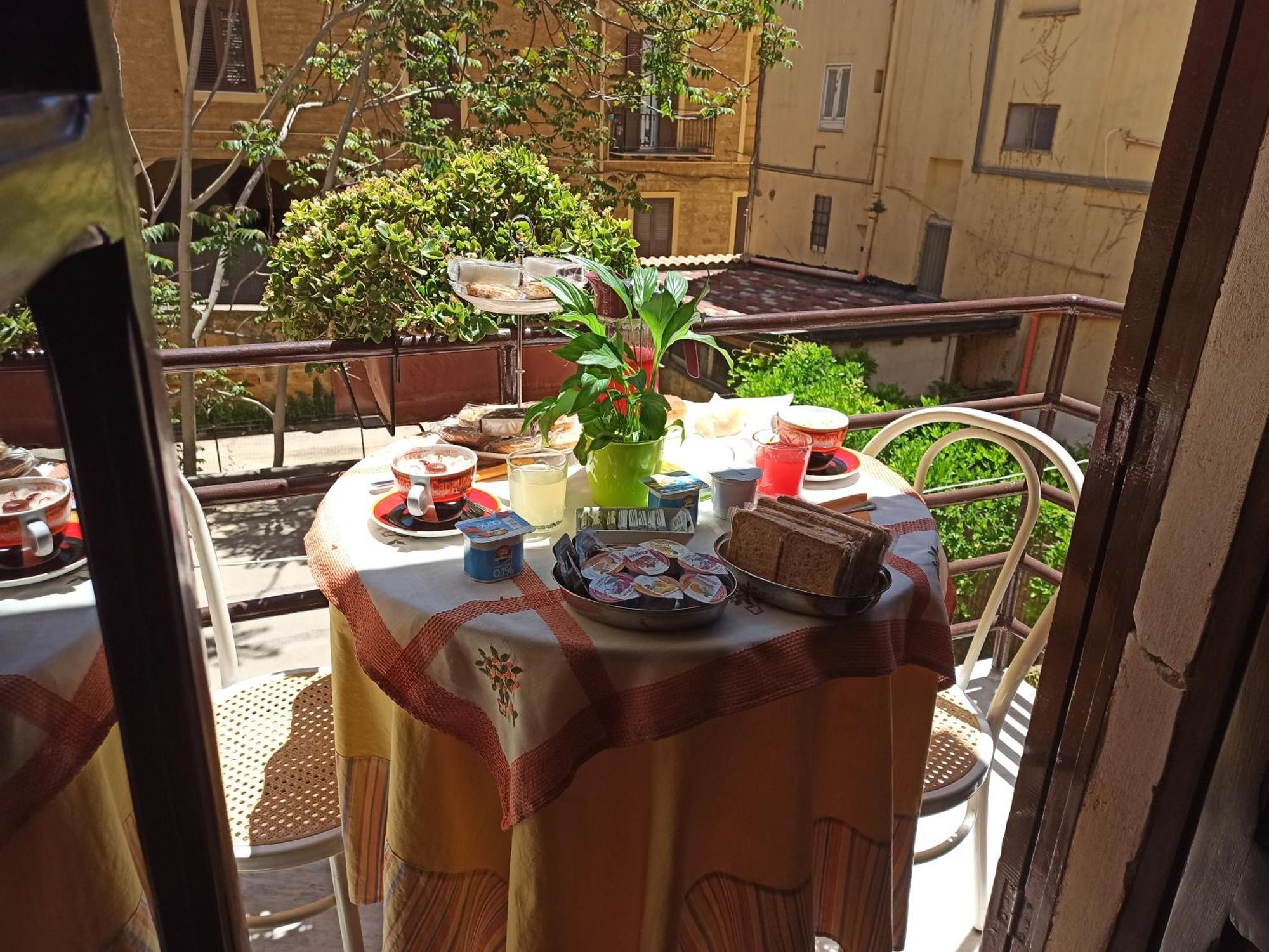 B&B Le 4 Stagioni Sul Viale, Belvedere Di Agrigento Luaran gambar