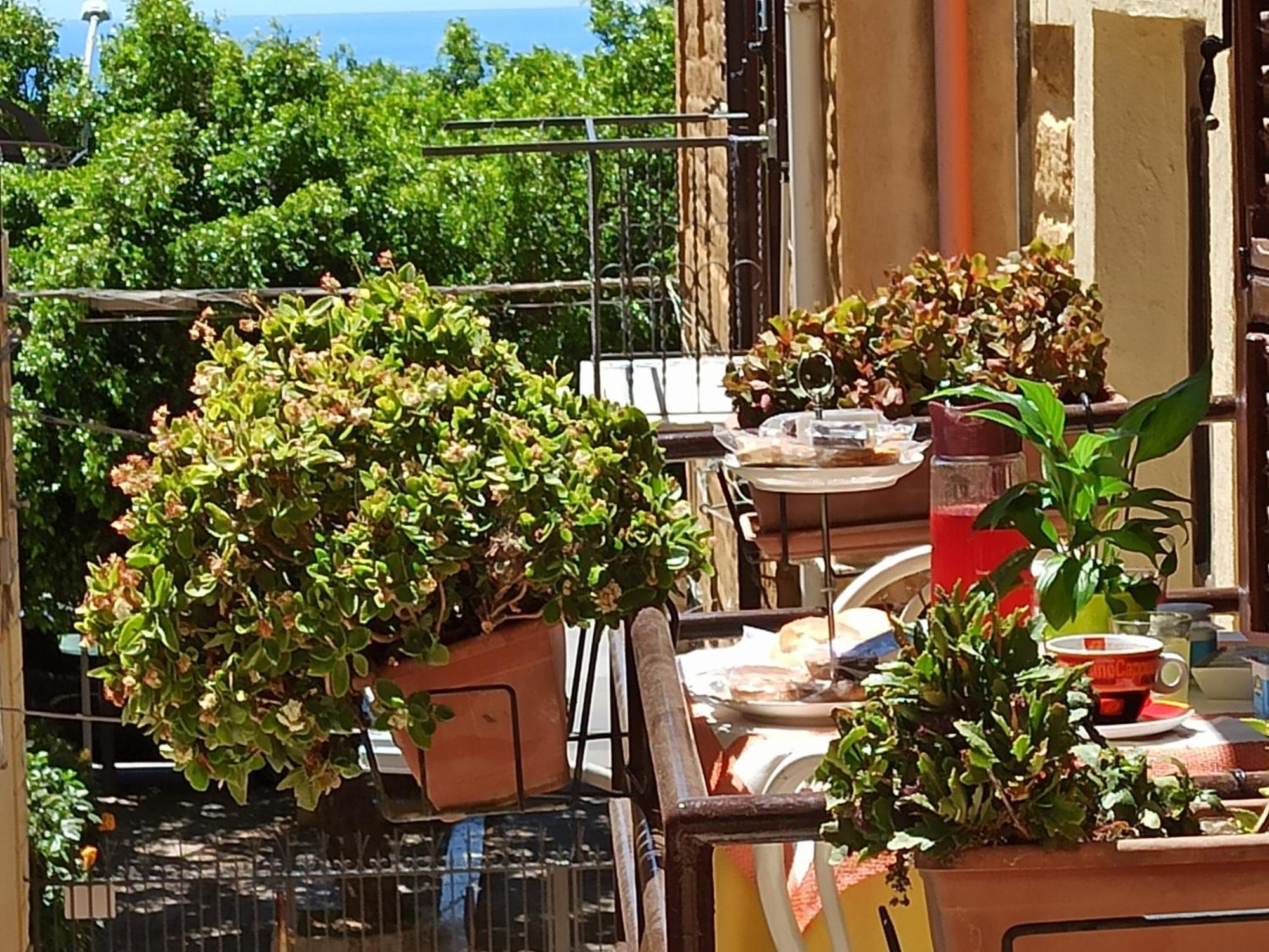B&B Le 4 Stagioni Sul Viale, Belvedere Di Agrigento Luaran gambar