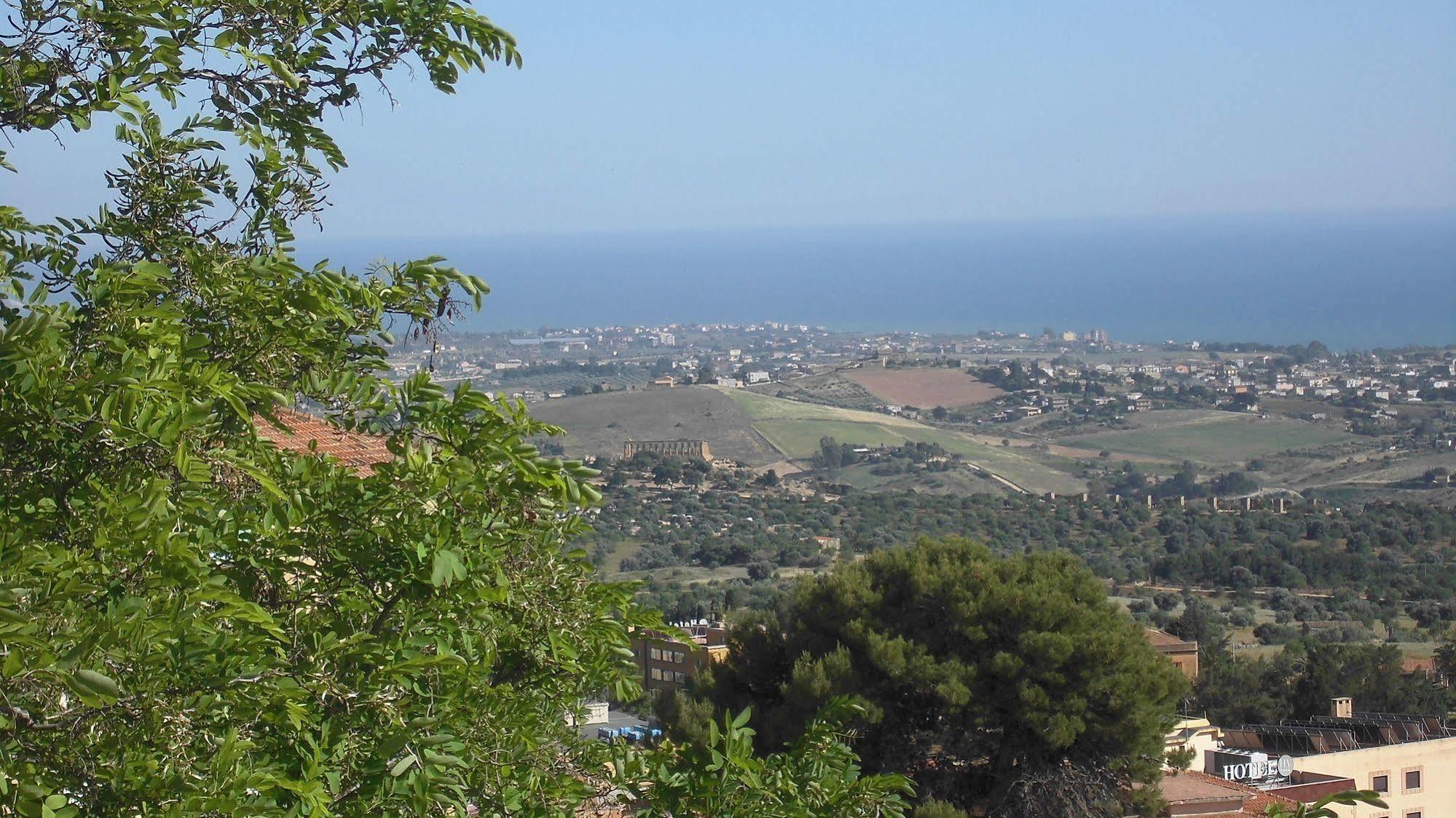 B&B Le 4 Stagioni Sul Viale, Belvedere Di Agrigento Luaran gambar